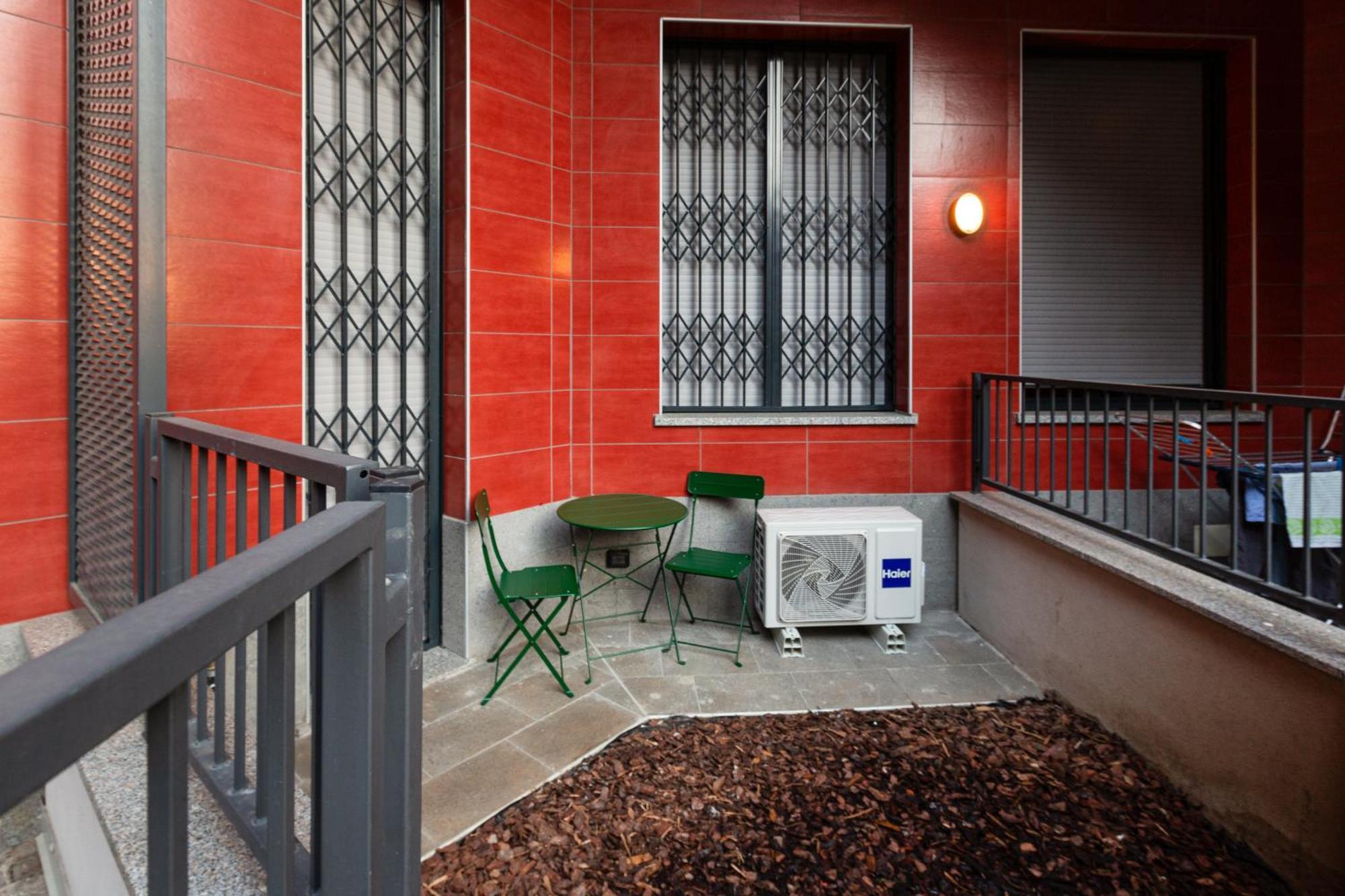Cozy Corner With Balcony And Private Garage! Apartment มิลาน ภายนอก รูปภาพ
